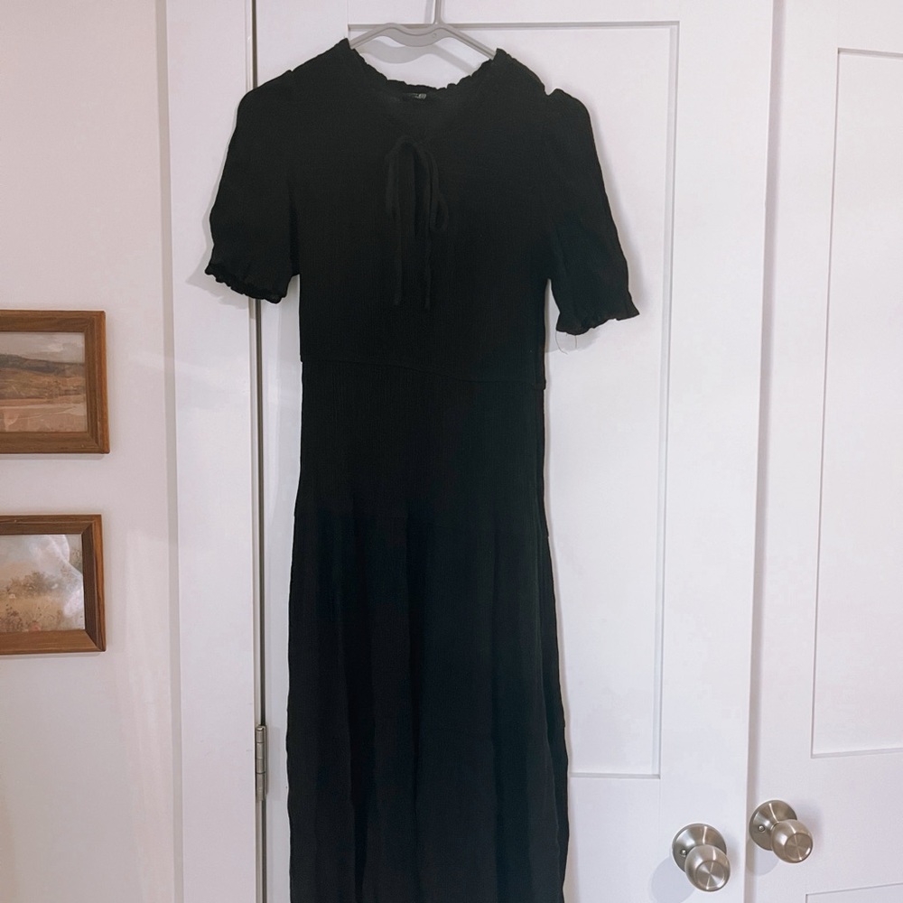 Sweet Wanderer Black Midi Dress